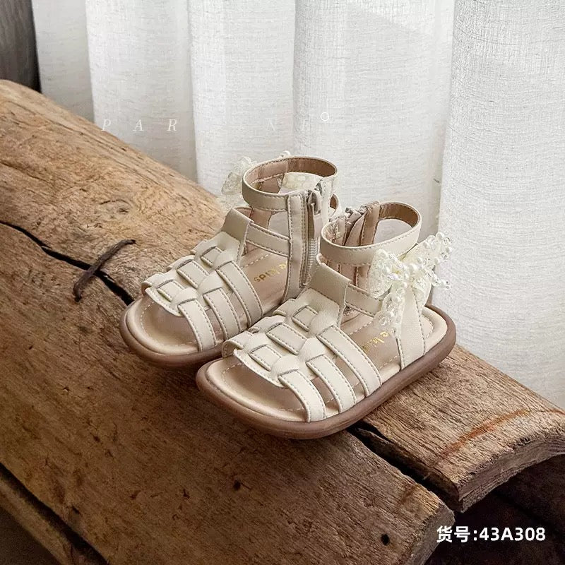 Athena Sandles