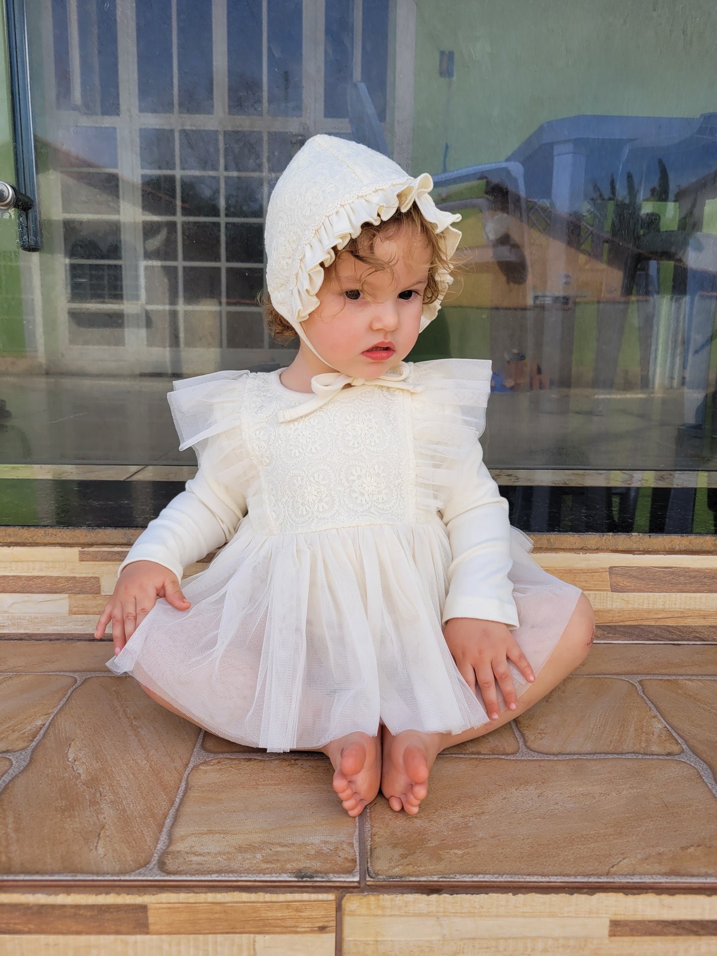 Rachel Romper (jennybebe) Cames with a matching bonnet