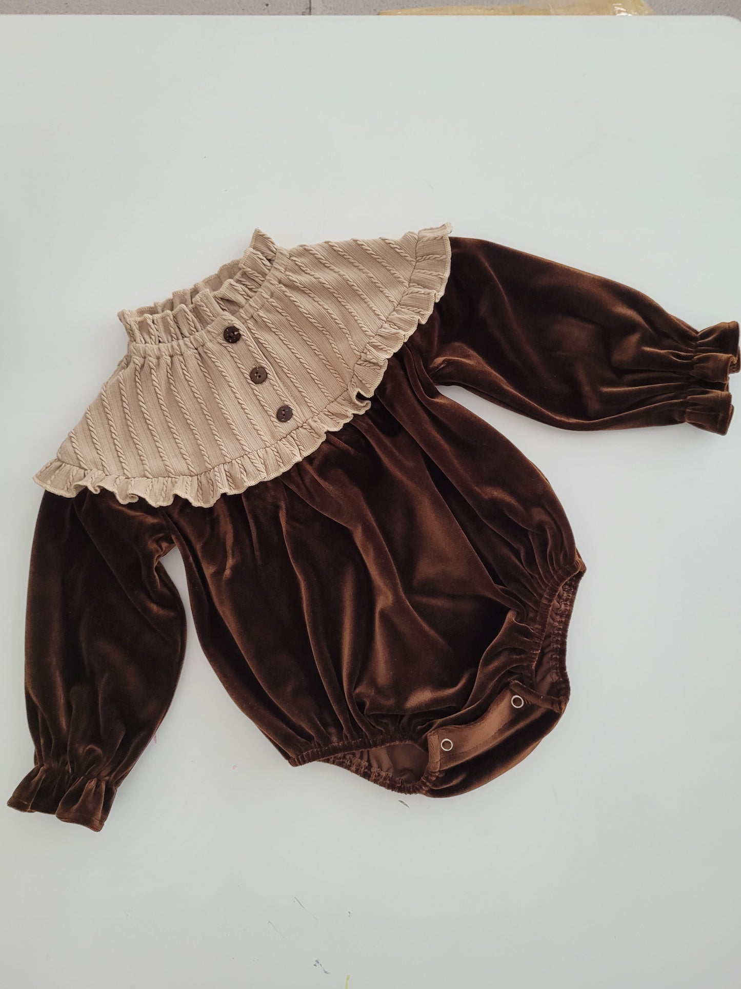 Lea Romper (7 working days delivery time, make sure to guarantee your on the first batch)