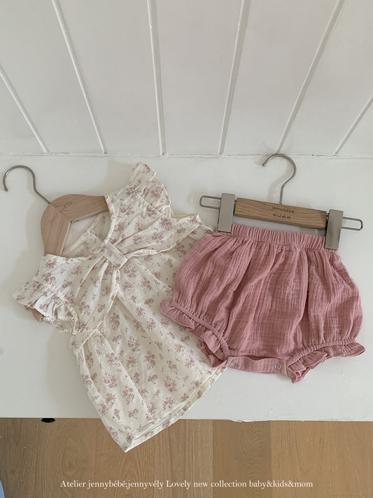 Lottie set (shorts and top )