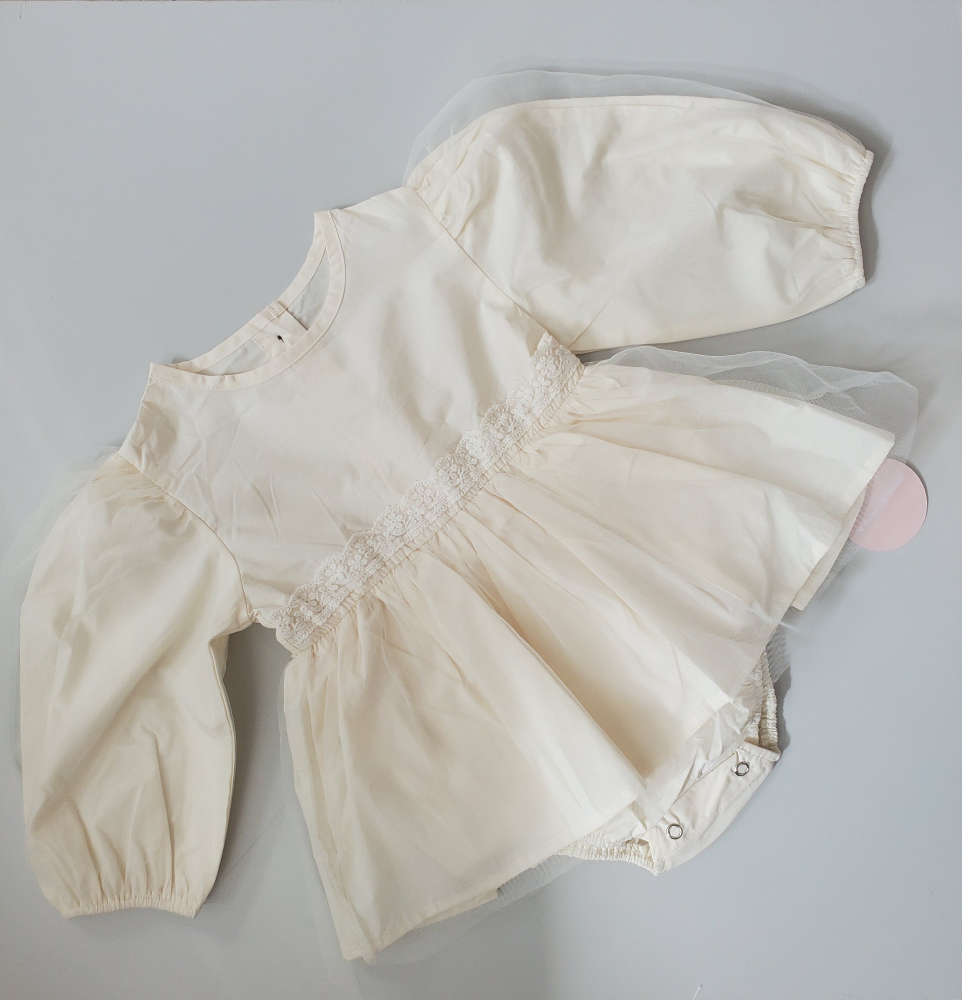 Marie Romper (cames with the bonnet ) pre order 1 to 2 weeks delivery time - nunubebe